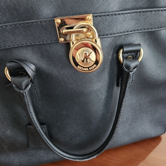 Michael Kors Hamilton Tote - Picture 6 of 8